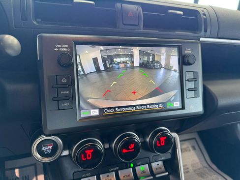 Used 2025 Toyota GR86 Premium w/ ALL Weather Mat Package (TMS) RWD image 27