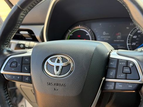 Used 2021 Toyota Highlander XLE FWD image 35