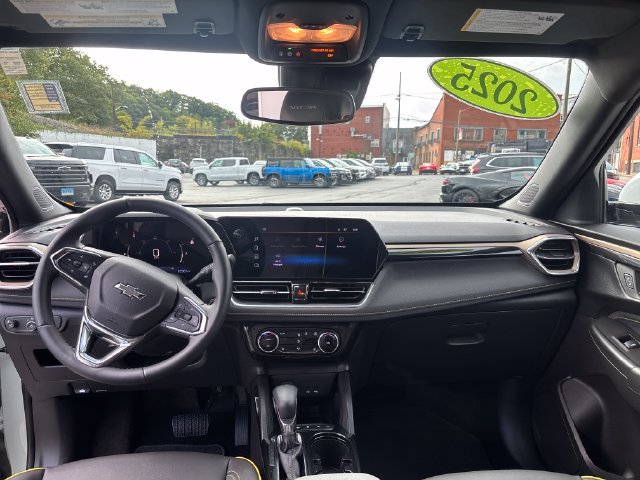 Used 2025 Chevrolet TrailBlazer ACTIV w/ Convenience Package AWD/4WD image 11