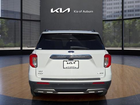 Used 2023 Ford Explorer XLT w/ Equipment Group 202A image 7