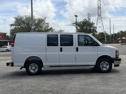 Used 2025 Chevrolet Express 2500 w/ Driver Convenience Package RWD image 8