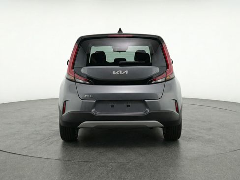 Used 2025 Kia Soul LX w/ LX Technology Package FWD image 7