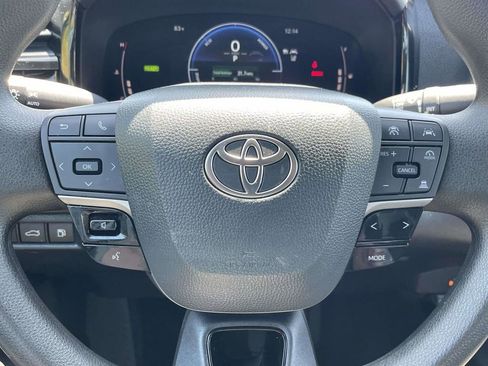 Used 2025 Toyota Camry LE FWD image 21