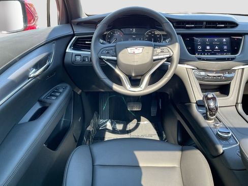 New 2025 Cadillac XT6 Luxury image 23