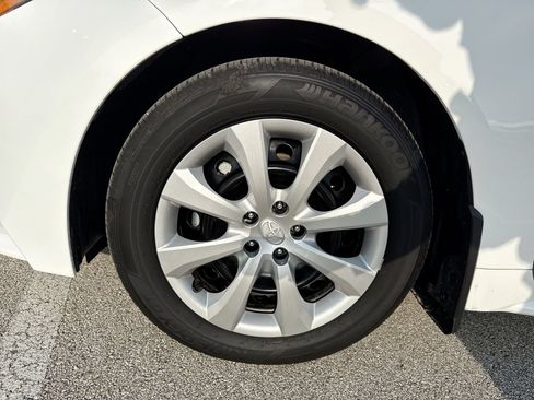 Certified 2025 Toyota Corolla LE FWD image 18