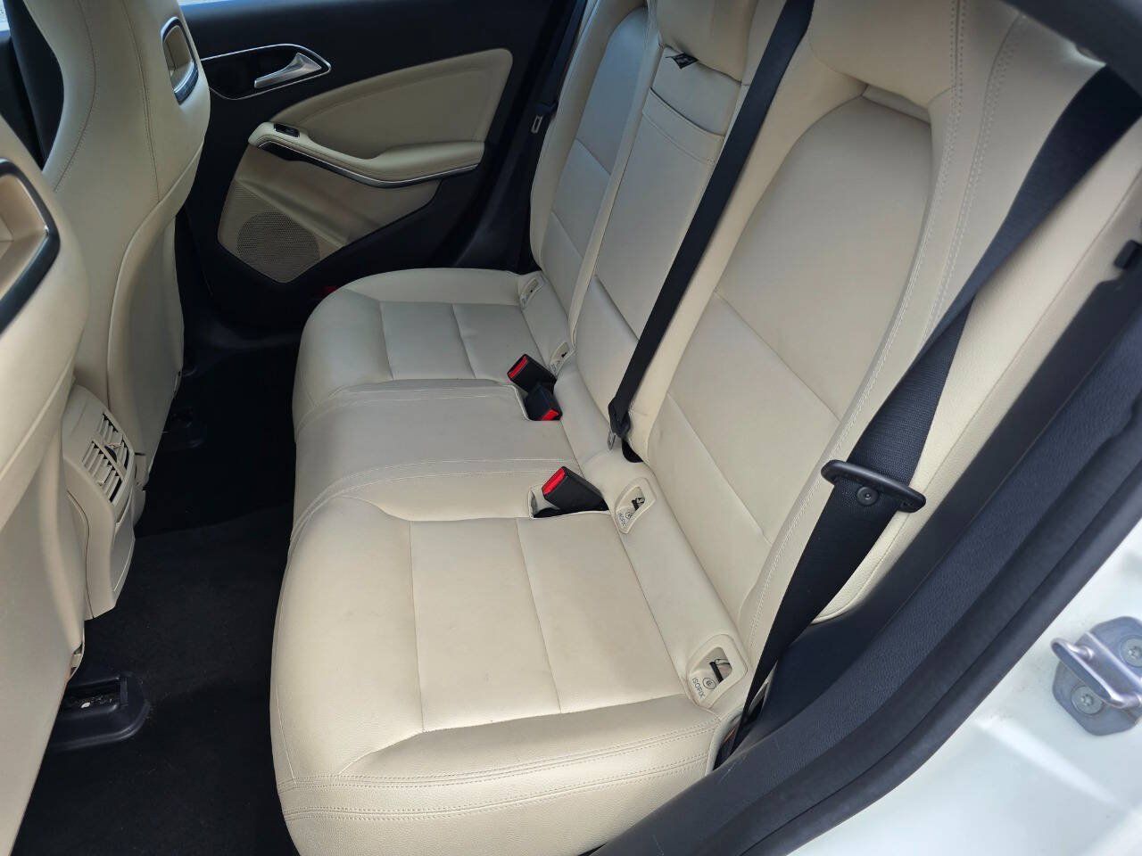 Used 2019 Mercedes-Benz CLA 250 4MATIC image 19