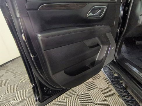 Certified 2022 Chevrolet Suburban Z71 w/ Luxury Package image 21