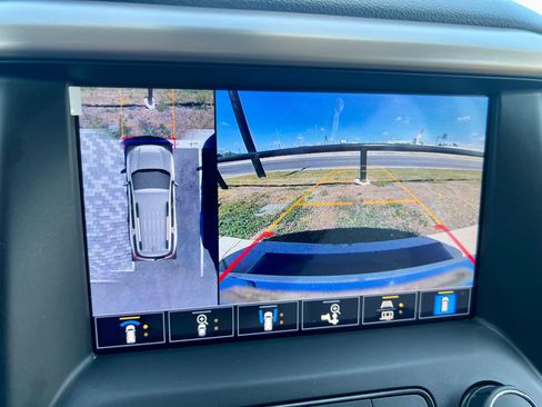 Used 2022 GMC Acadia Denali w/ Denali Technology Package FWD image 12