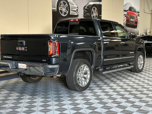 Used 2018 GMC Sierra 1500 SLT w/ SLT Premium Package image 4