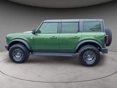 New 2025 Ford Bronco Outer Banks w/ Sasquatch Package AWD/4WD image 2