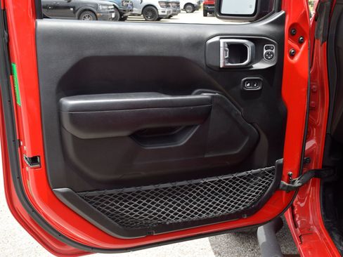 Used 2018 Jeep Wrangler Unlimited Sport S AWD/4WD image 17
