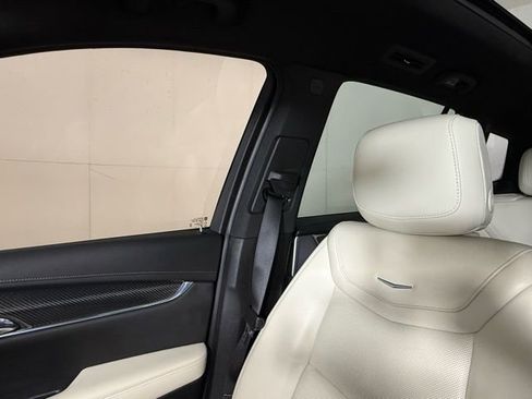 Certified 2023 Cadillac XT6 Sport w/ Technology Package image 14