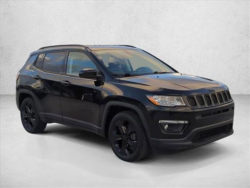 Used 2021 Jeep Compass Latitude image 3
