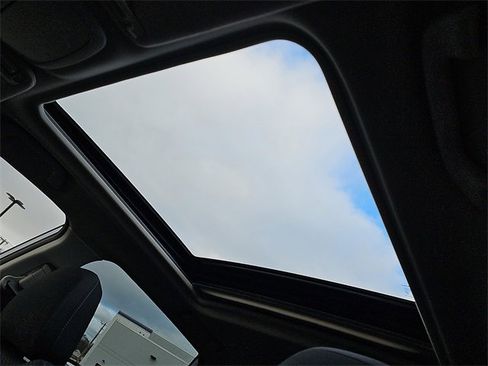 Used 2023 Subaru Forester Premium image 15