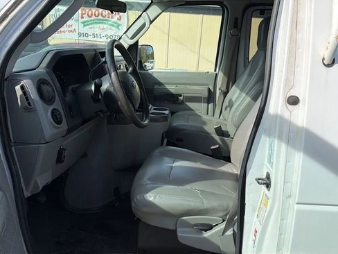 Used 2009 Ford E-350 and Econoline 350 Extended Super Duty RWD image 15