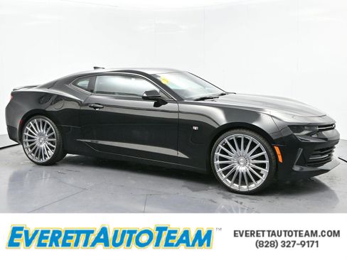 Used 2017 Chevrolet Camaro LT image 1
