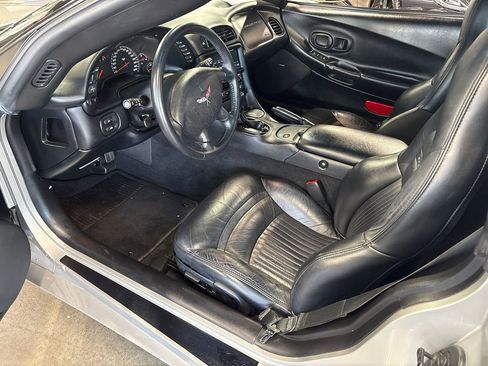 Used 2004 Chevrolet Corvette Coupe w/ Preferred Equipment Group image 31