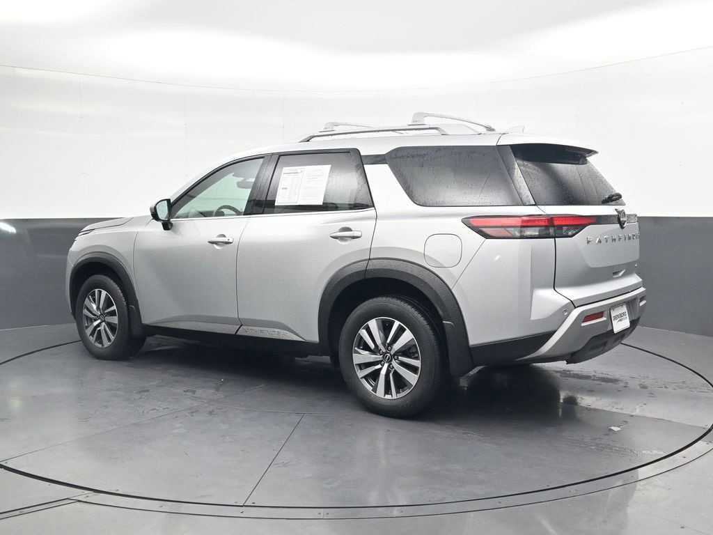 Certified 2025 Nissan Pathfinder SL FWD image 10
