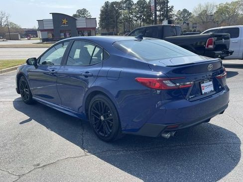 Used 2025 Toyota Camry SE image 4