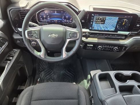 Used 2024 Chevrolet Silverado 1500 RST AWD/4WD image 19