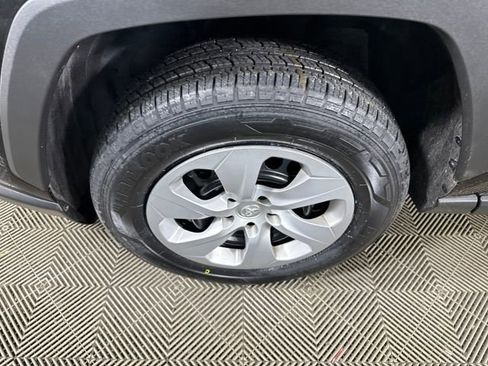 Used 2024 Toyota RAV4 LE image 10