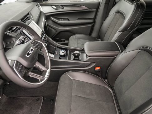 New 2025 Jeep Grand Cherokee L Altitude image 21