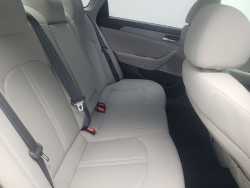 Used 2018 Hyundai Sonata SE FWD image 19