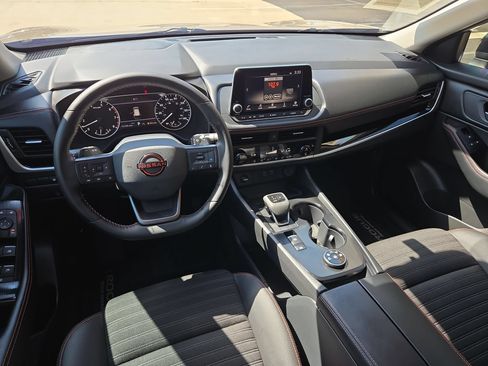Certified 2025 Nissan Rogue SV AWD/4WD image 15