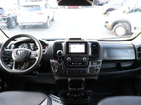 Used 2025 RAM ProMaster 2500 w/ Convenience Group image 21