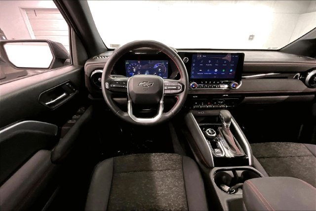 Used 2024 Chevrolet Colorado Z71 w/ Z71 Convenience Package 2 AWD/4WD image 6