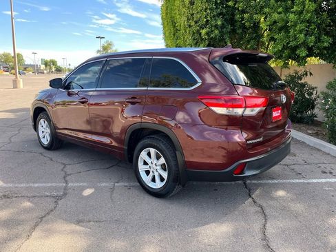 Used 2017 Toyota Highlander XLE image 6