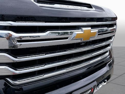 Used 2024 Chevrolet Silverado 2500 High Country w/ Technology Package AWD/4WD image 28