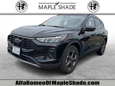Used 2025 Ford Escape ST-Line AWD/4WD image 1