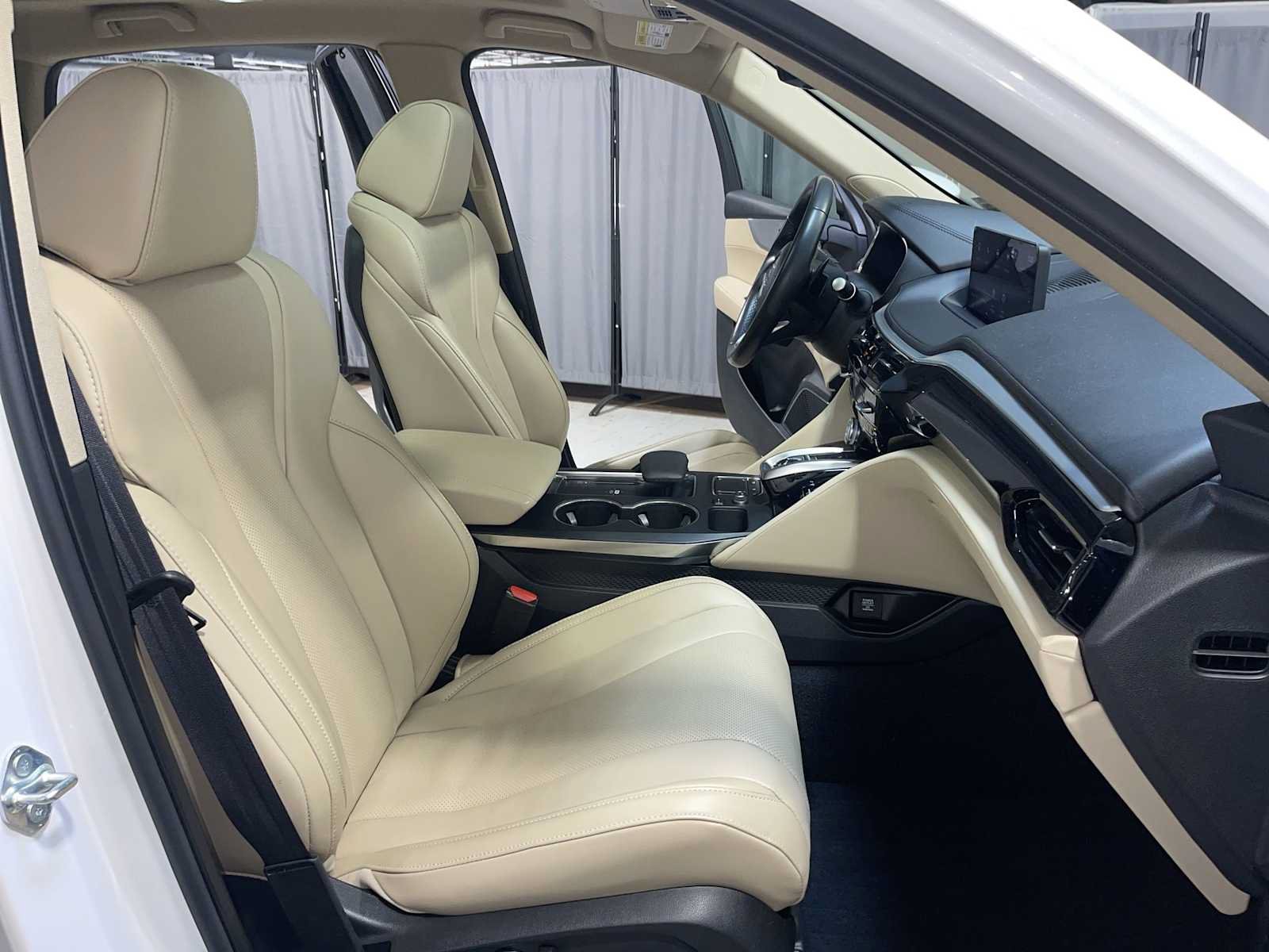 Certified 2024 Acura MDX w/ Technology Package AWD/4WD image 14