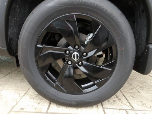 New 2025 Nissan Rogue SV image 8