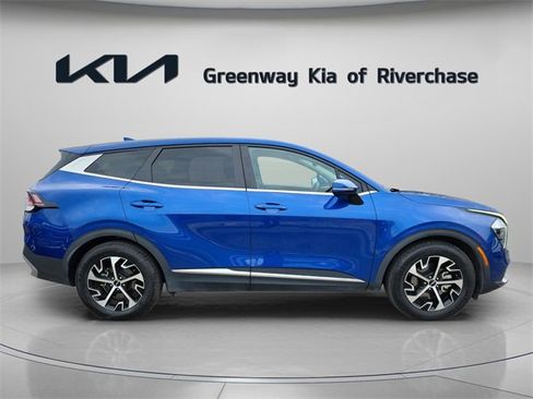 Used 2023 Kia Sportage EX image 7