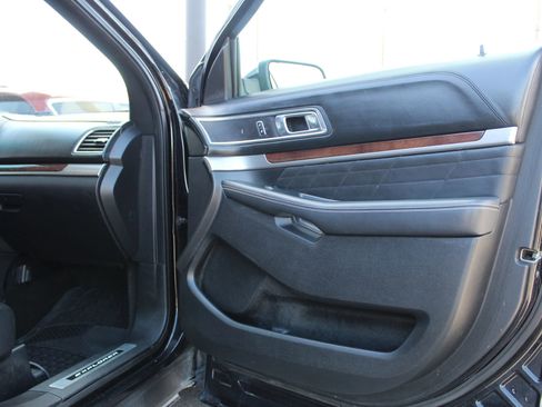 Used 2016 Ford Explorer Platinum AWD/4WD image 13
