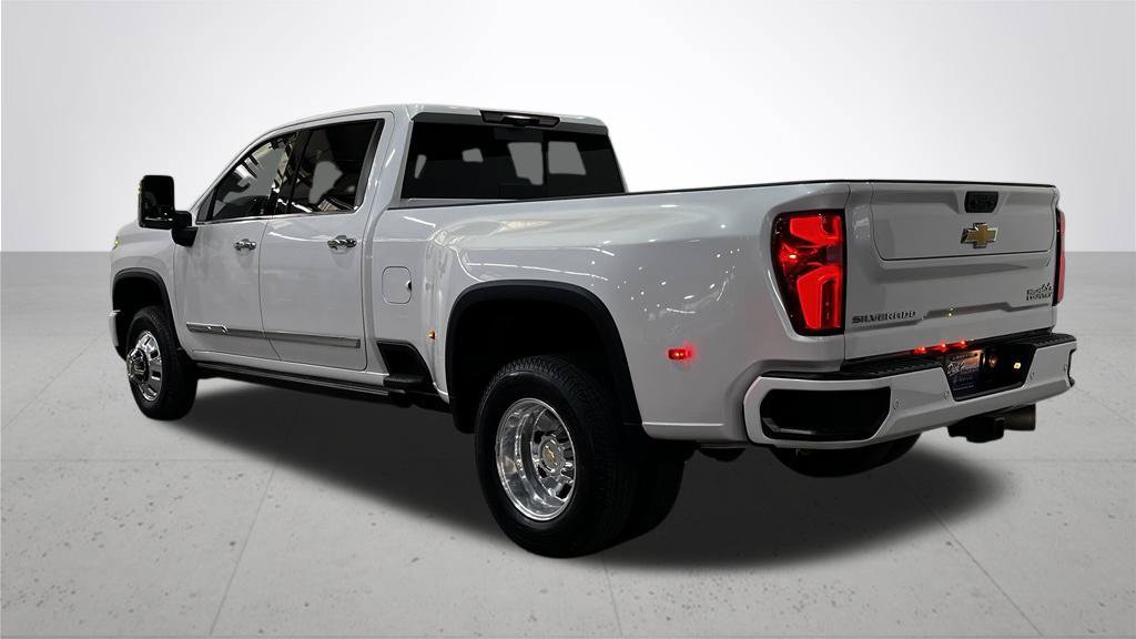 Used 2024 Chevrolet Silverado 3500 High Country w/ High Country Premium Package AWD/4WD image 10