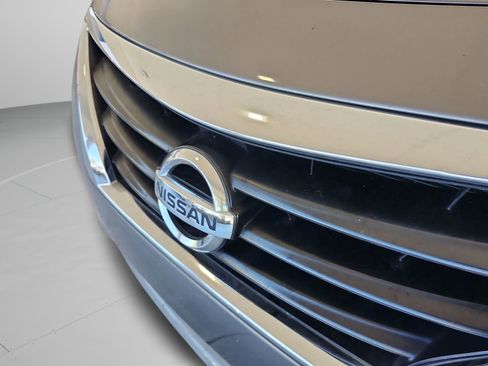 Used 2015 Nissan Versa SV w/ SV Tech Package image 22