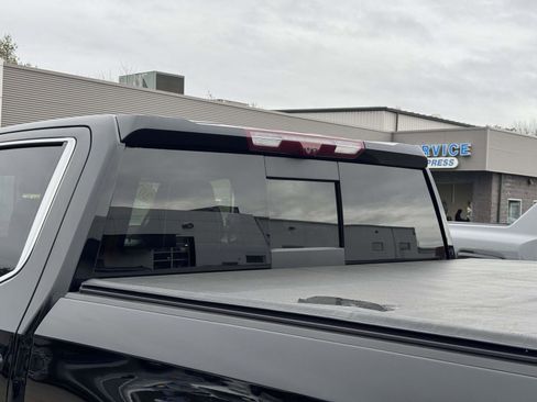 Used 2023 GMC Sierra 1500 Denali Ultimate image 9