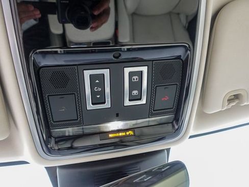 Used 2019 Land Rover Range Rover HSE image 22