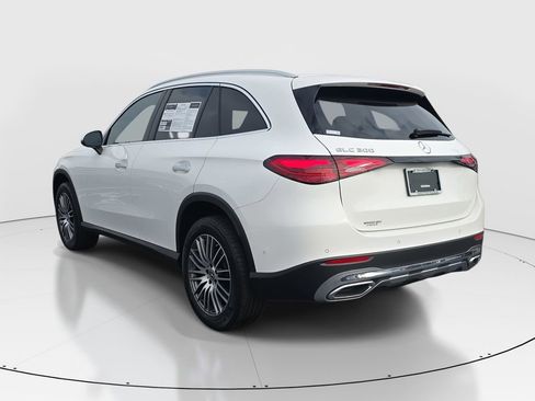 Certified 2025 Mercedes-Benz GLC 300 image 7
