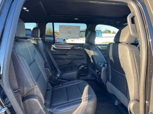 New 2026 GMC Acadia Elevation w/ Elevation Premium Package image 7