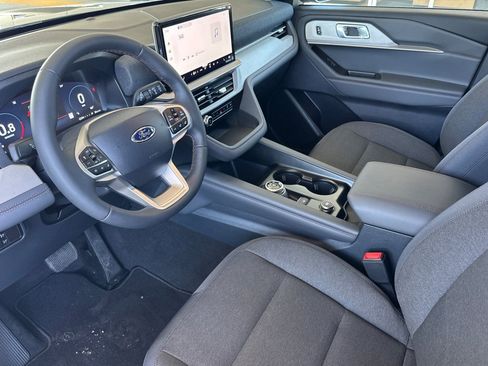 New 2026 Ford Explorer Active image 9