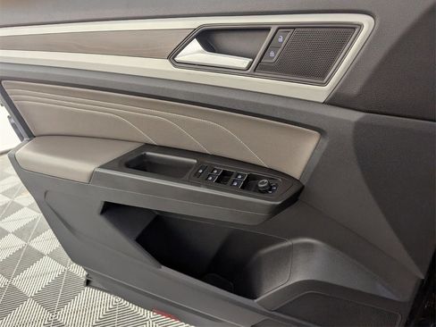 Used 2022 Volkswagen Atlas SE image 28