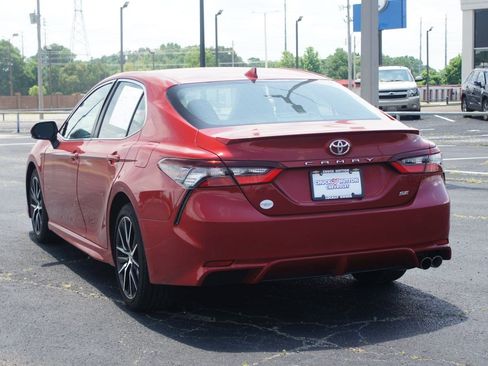 Used 2023 Toyota Camry SE FWD image 3