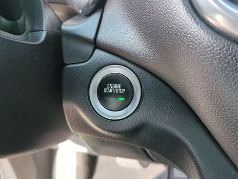 Used 2019 Chevrolet Equinox LT FWD image 26