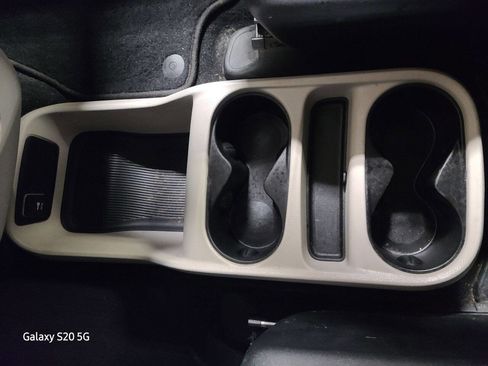 Used 2017 Chrysler Pacifica LX image 43