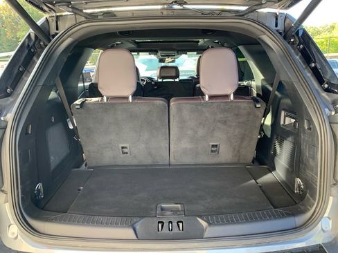 Certified 2025 Ford Explorer Platinum image 13