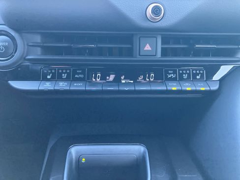 Used 2025 Toyota Crown Platinum image 30